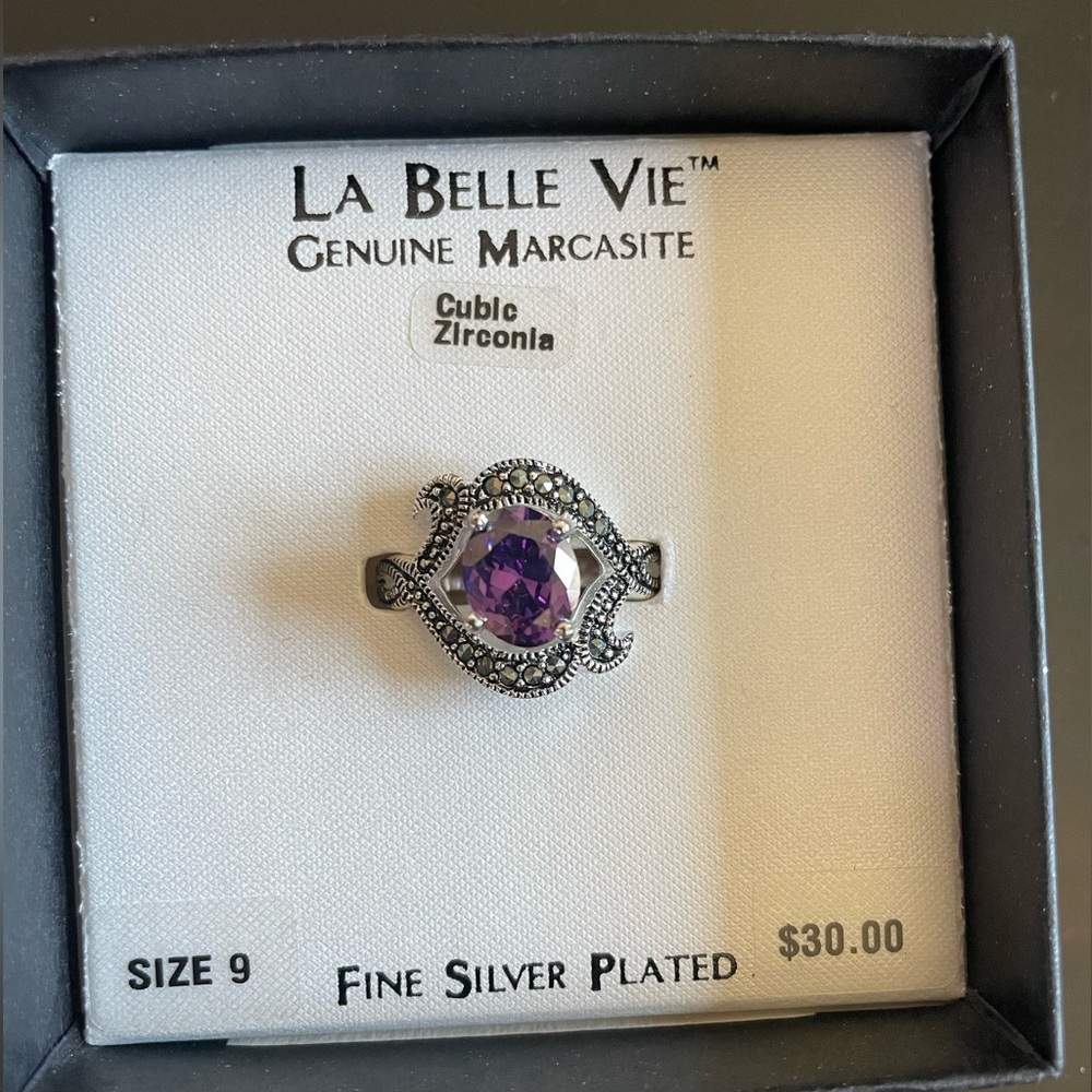 La Belle Vie Silver Ring with Purple Cubic Zirconia